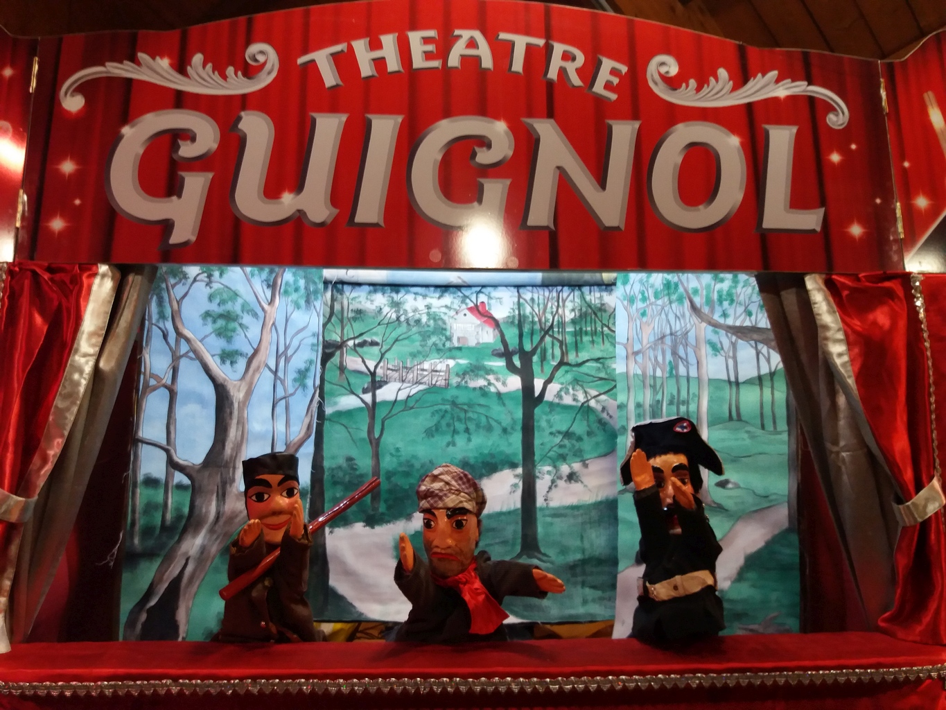 Guignol, le voleur et le gendarme - Cliquez pour zoomer